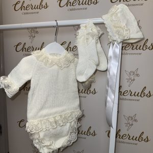 Ela Confeccion Cream Bonnett Set